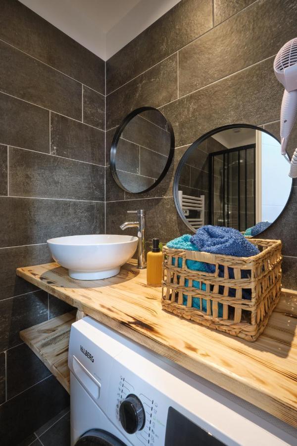 Place Carnot - Studio Tout Equipe Avec Jacuzzi Proche Toutes Commodites Carcassonne Zewnętrze zdjęcie