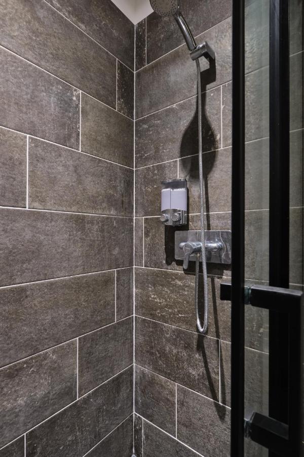 Place Carnot - Studio Tout Equipe Avec Jacuzzi Proche Toutes Commodites Carcassonne Zewnętrze zdjęcie
