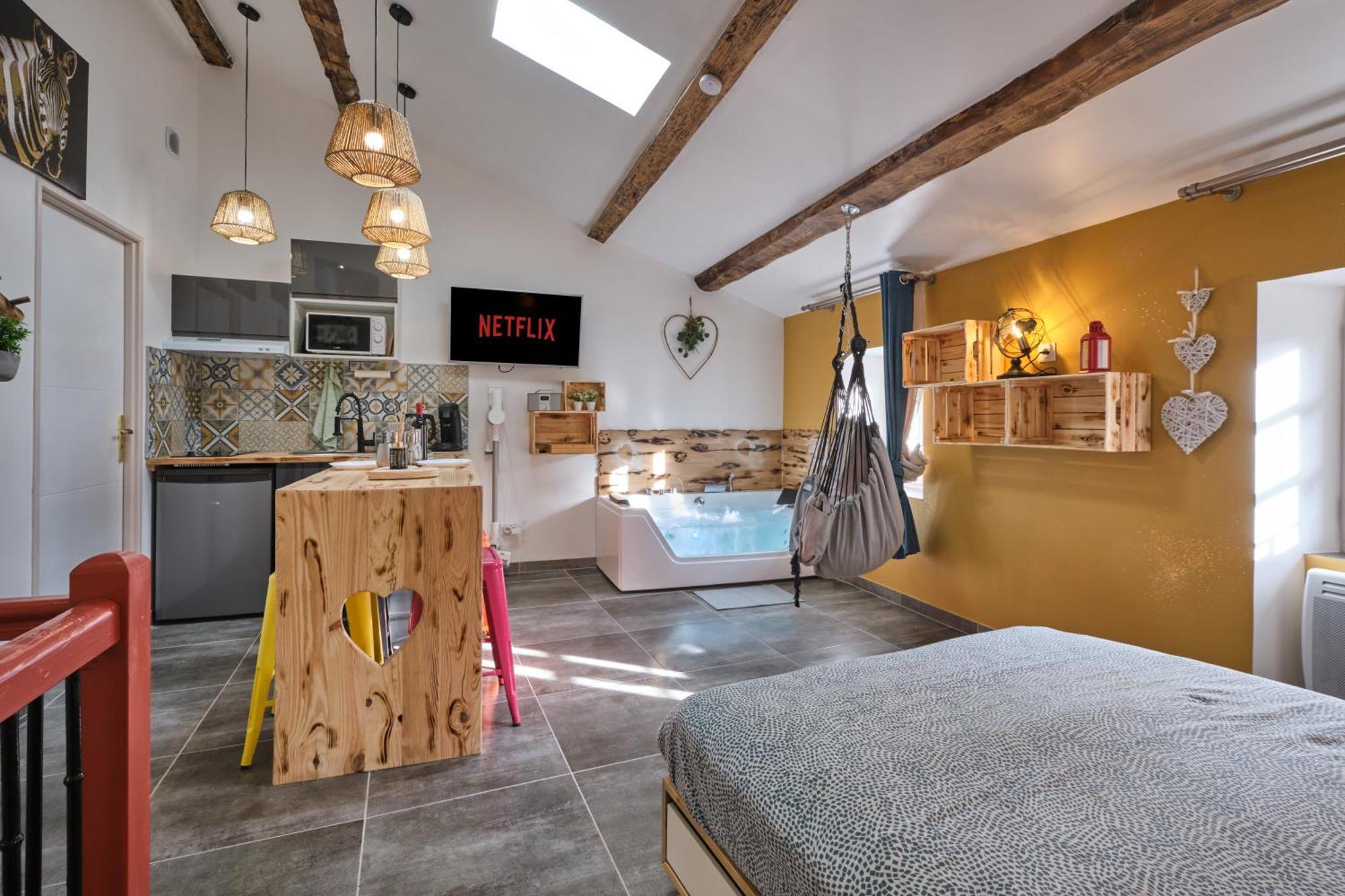 Place Carnot - Studio Tout Equipe Avec Jacuzzi Proche Toutes Commodites Carcassonne Zewnętrze zdjęcie