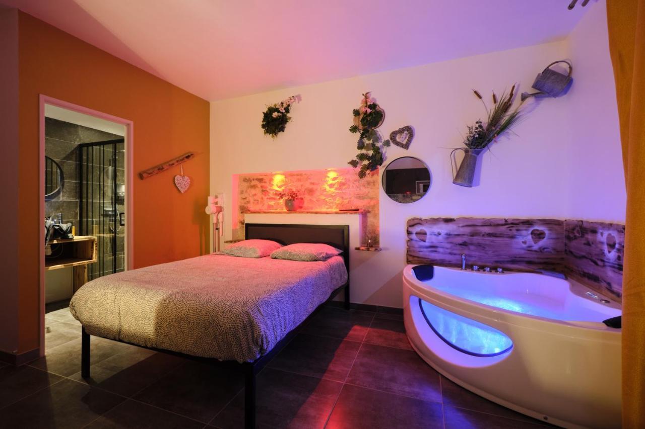 Place Carnot - Studio Tout Equipe Avec Jacuzzi Proche Toutes Commodites Carcassonne Zewnętrze zdjęcie